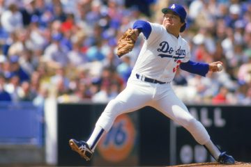 Fernando Valenzuela es hospitalizado