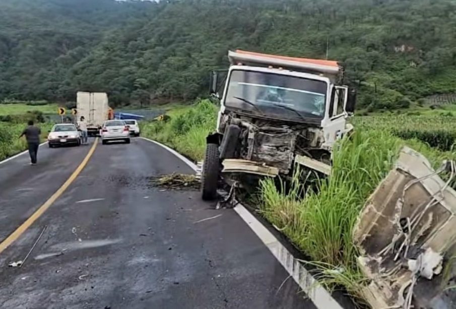 Accidente en la carretera Tepic-Guadalajara: Tráiler y camión