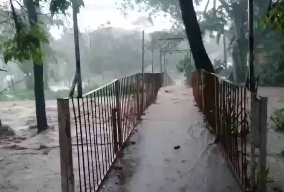 Alerta por la crecida del río El Tuito en Cabo Corrientes (Video)