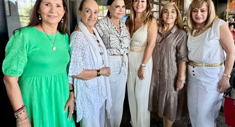 Ofelia Contreras muy festejada en su cumpleaños