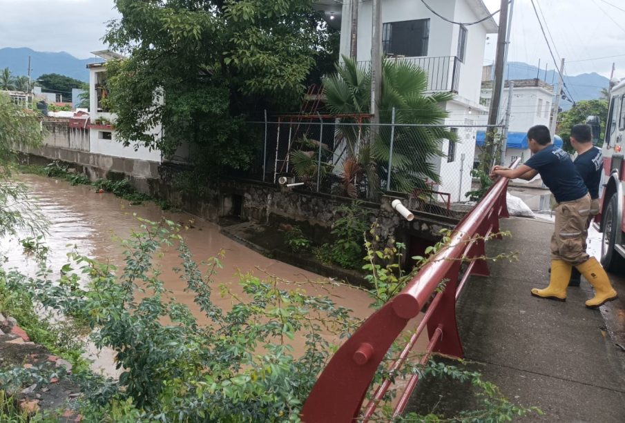 Huracán John, remanentes sorprenden en Puerto Vallarta