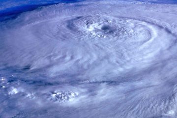 Huracán “John” tocará tierra entre Oaxaca y Guerrero esta noche