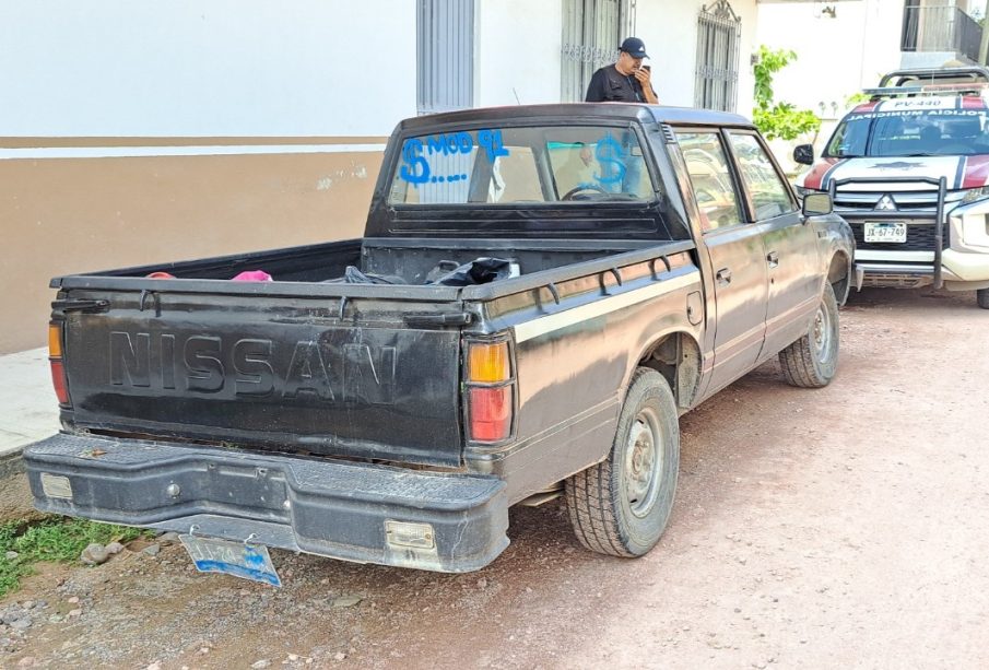 Recuperan camioneta robada en Versalles, la vendían en El Pitillal