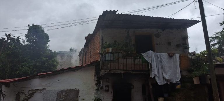 Se incendia domicilio en la colonia El Caloso