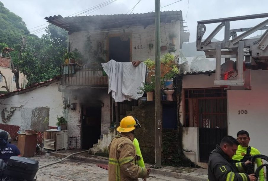 Se incendia domicilio en la colonia El Caloso