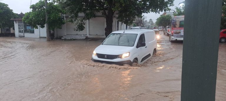 Tormenta Provoca Desbordamiento Arroyo El Contentillo (Video)