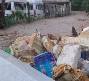 Tormenta Provoca Desbordamiento Arroyo El Contentillo (Video)
