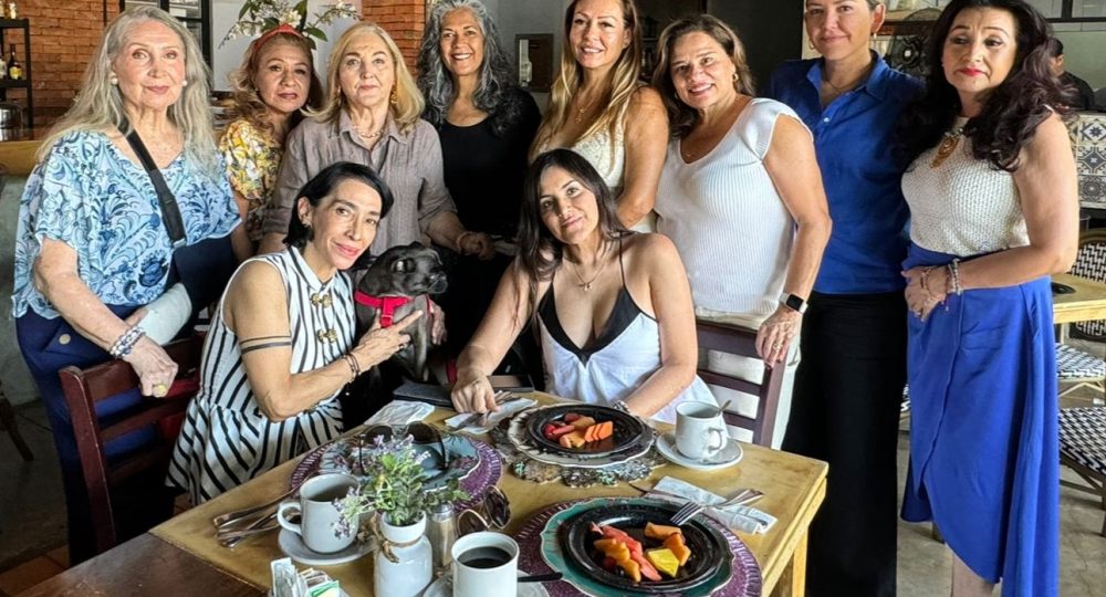 Ofelia Contreras muy festejada en su cumpleaños