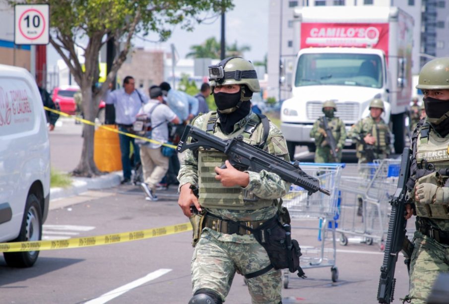 Soldados en Culiacán.