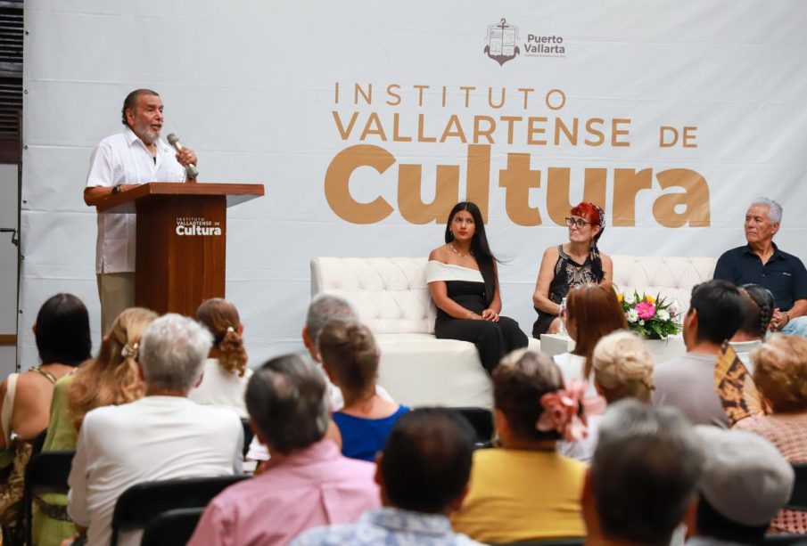 Homenaje e a Javier Niño en la plaza de armas