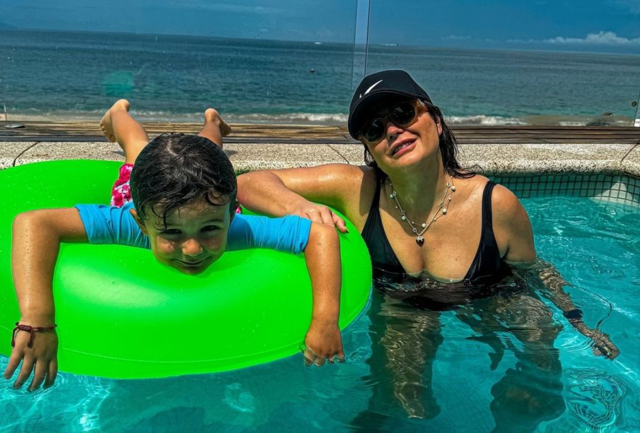 Mariana Echeverría y su hijo.