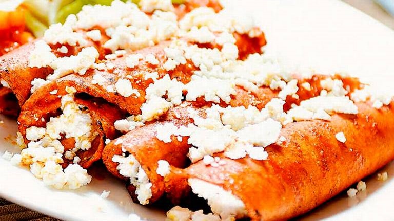 Las enchiladas cinco formas de preparar el platillo en el mes patrio