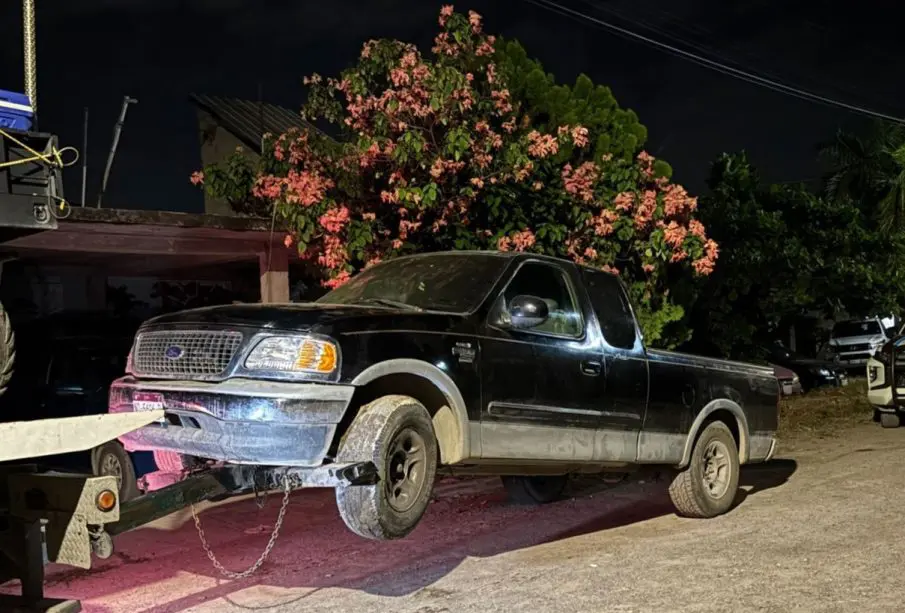 Aseguran dos camionetas robadas en El Pitillal