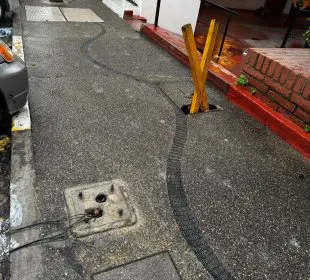 Base de poste sin protección y registro abierto