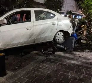 Conductor arrolla a multitud en catedral de Guadalajara (Video)
