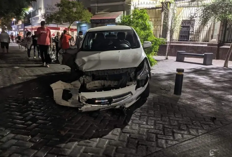 Conductor arrolla a multitud en catedral de Guadalajara (Video)