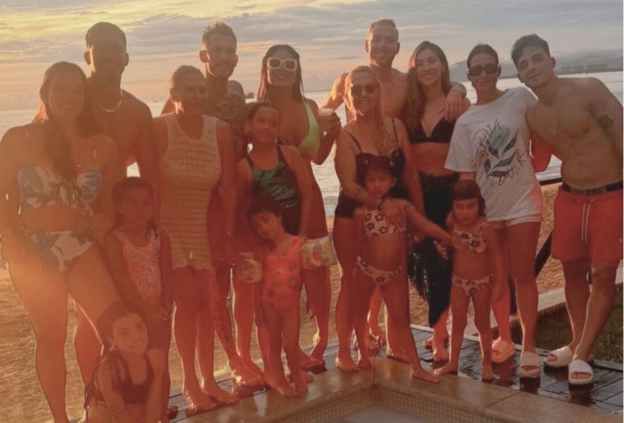 Jugadores de Cruz Azul en las playas de Puerto Vallarta