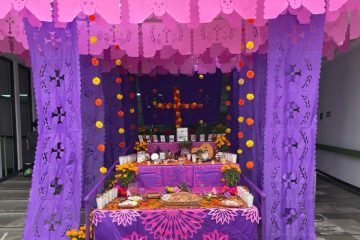 Altar de Día de Muertos