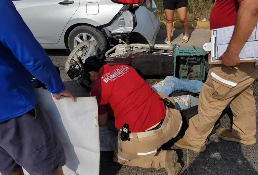 Fuga de aceite en el pavimento provoca accidente