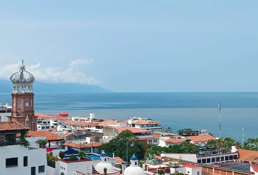 NUEVOS DERECHOS PARA MATAR LA GALLINA DE LOS HUEVOS DE ORO EN VALLARTA