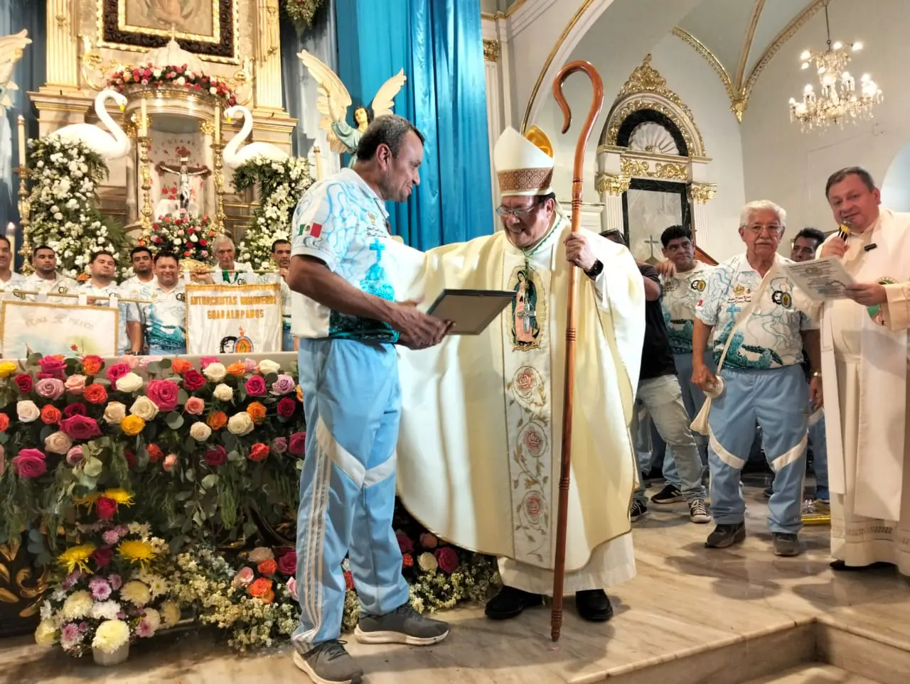 Cierran festejos guadalupanos con la llegada de la antorcha