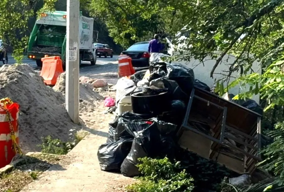 Basura acumulada en El Caloso