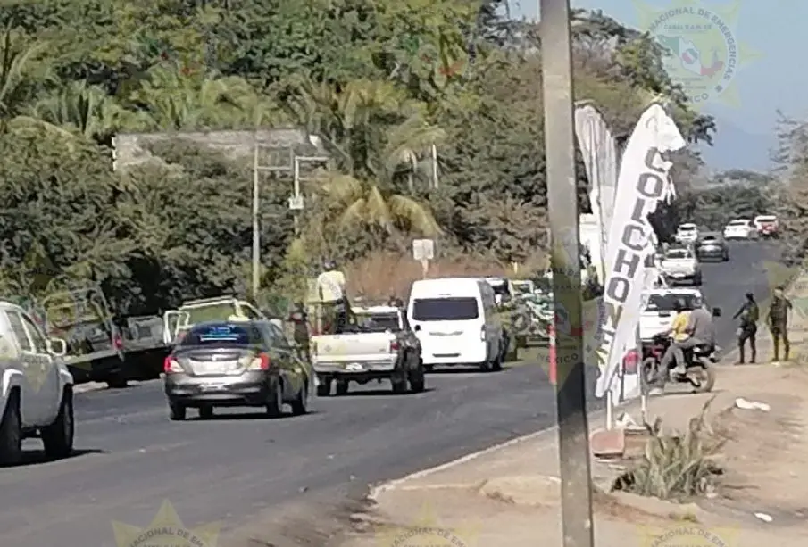 Persecución policial termina en accidente en La Peñita de Jaltempa