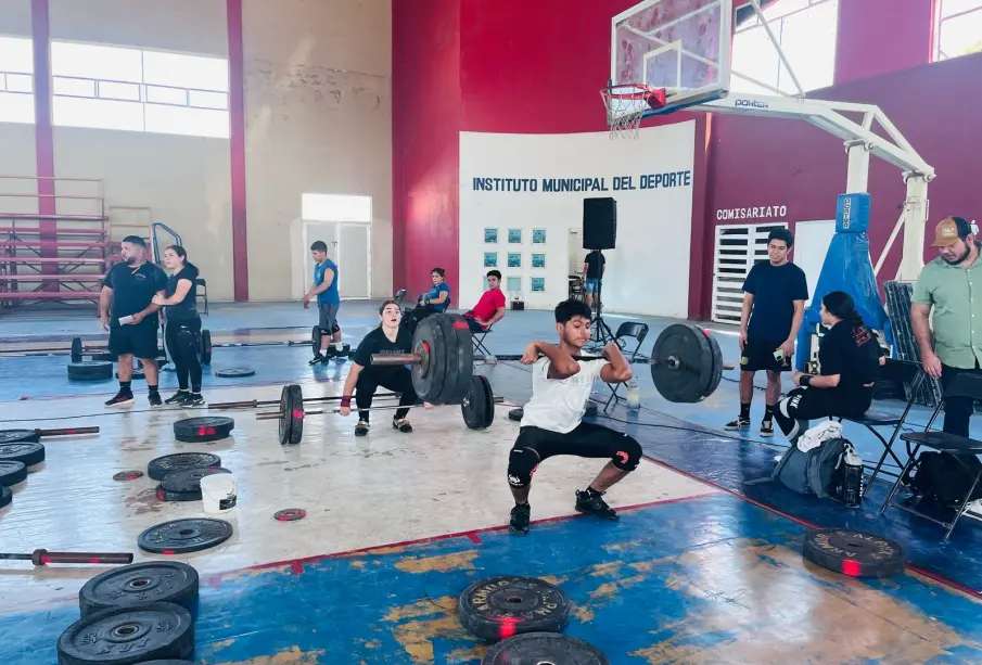 Deportistas de Halterofilia.