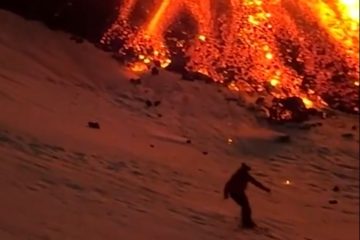 Esquiadores desafían el peligro entre  lava y nieve en Italia (VIDEO)