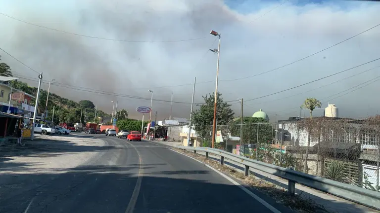 Incendio en el Cerro de San Juan, nube de humo (Video)
