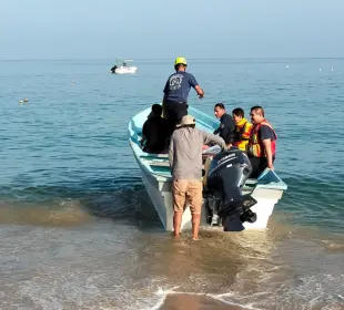 Cuerpo flotando en La Peñita