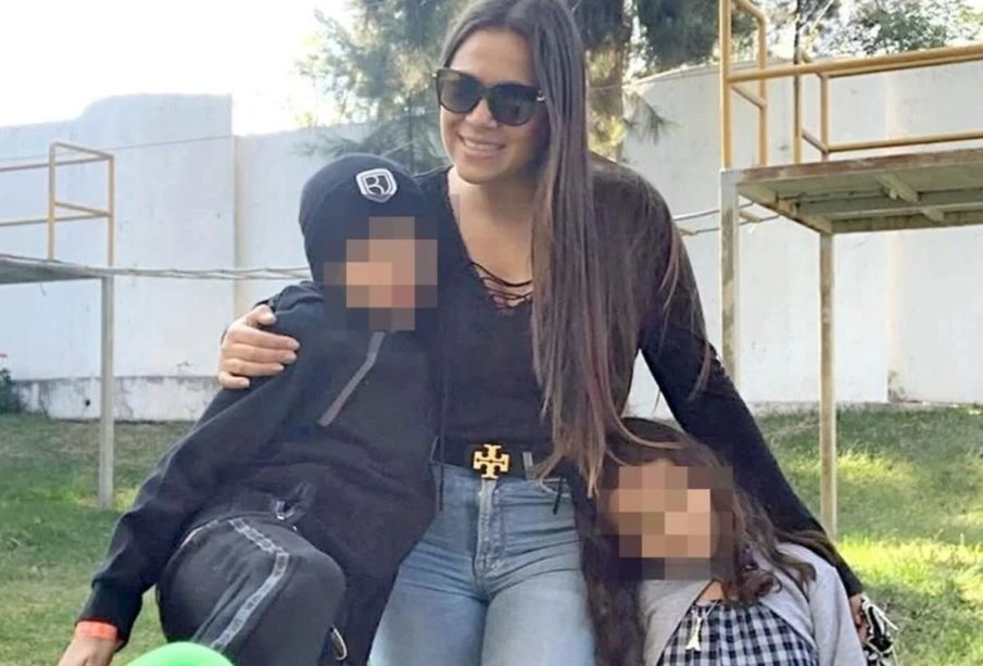 Astrid y sus hijos.