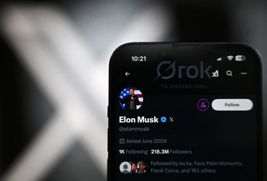 Elon Musk denuncia ciberataque
