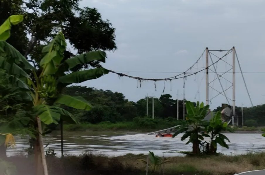 Puente colgante de Daule, Ecuador derrumbado