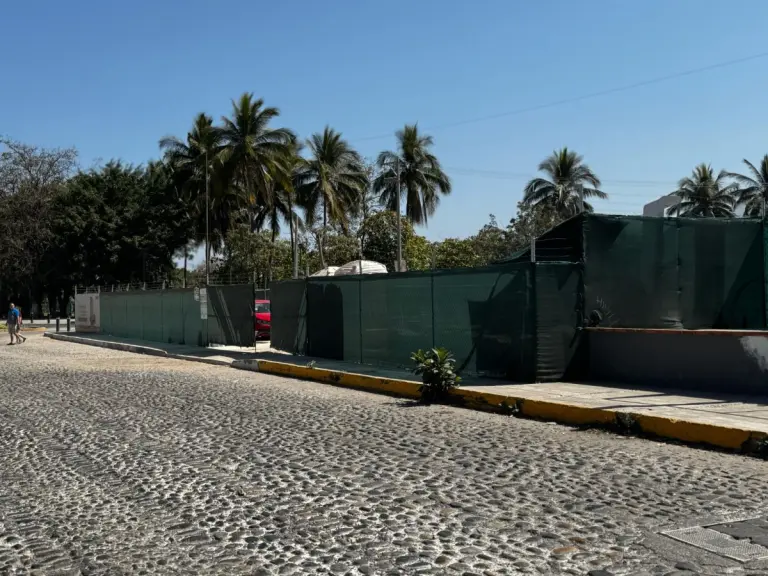 Construcción de edificios en Vallarta.