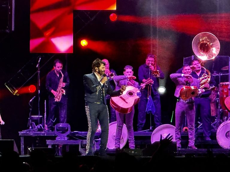 Alejandro Fernández en concierto.