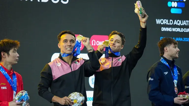 Medalla de oro obtuvieron Juan Celaya y Osmar Olvera, Clavados