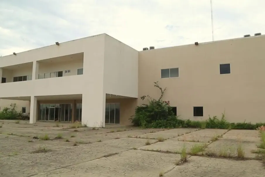 Presidencia de cartón, juicio interminable en Bahía de Banderas
