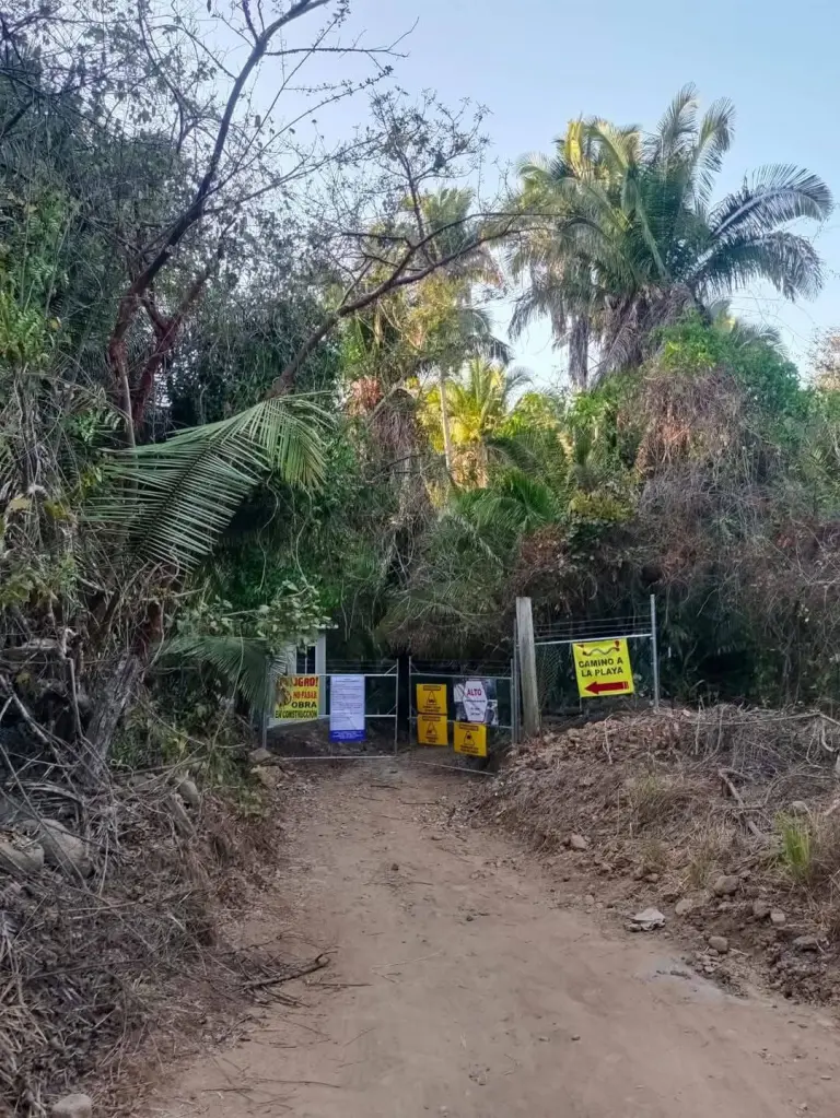 Cierre de acceso a playa Malpaso.