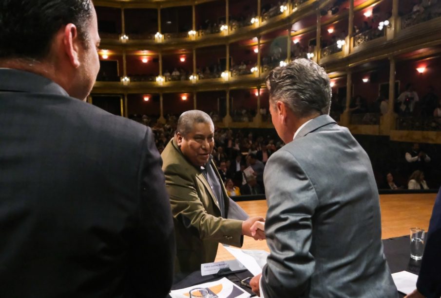 Lemus conmemora Día del Maestro