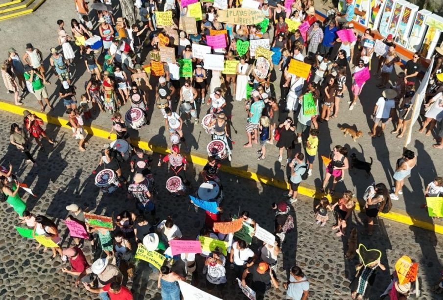 Protesta contra playa Malpaso