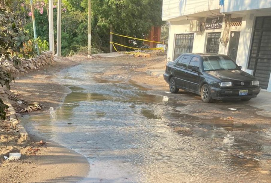 Reparan tubería en Vallarta