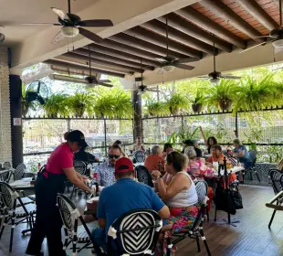 Restaurantes llenos en Puerto Vallarta