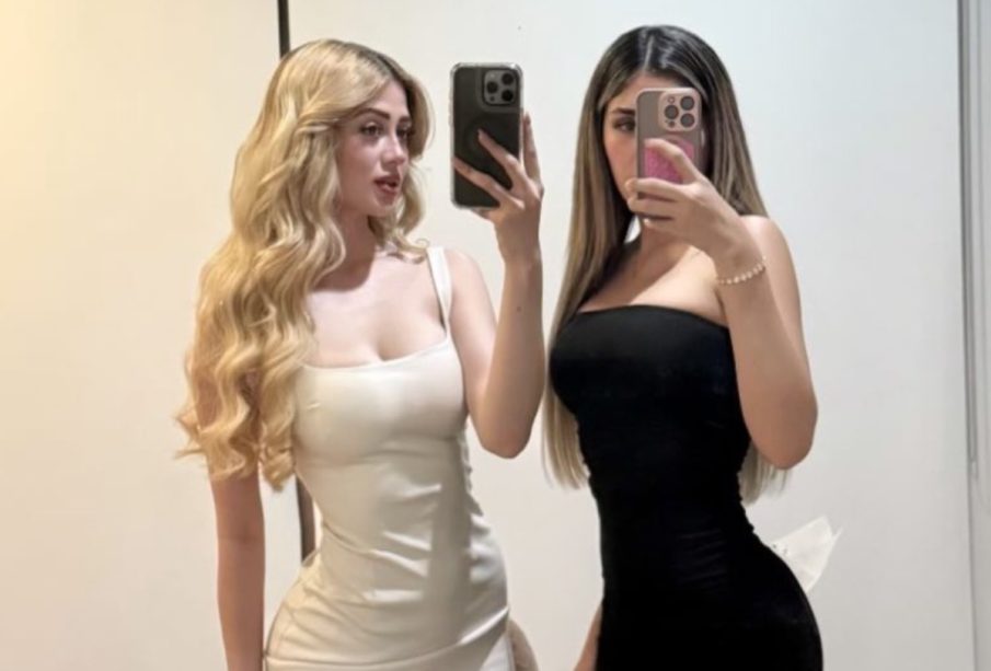 Valeria Márquez con su amiga Vivian