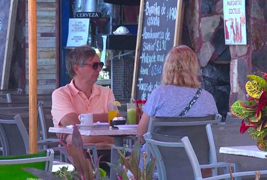 Comensales en restaurantes de Puerto Vallarta