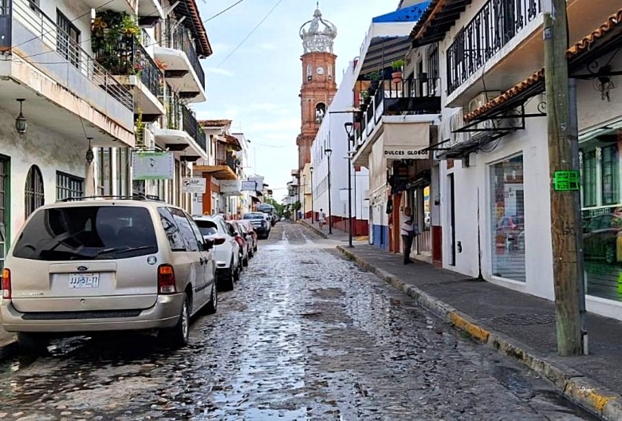 Centro de Puerto Vallarta con cierre vial por aniversario