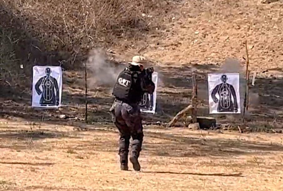 Policías de Grupo Táctico