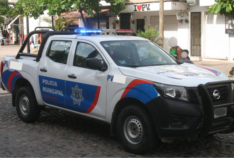 Ex agentes municipales vallartenses logran suspensión de proceso