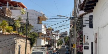 Vecinos de la calle Miramar denuncian falta de alumbrado público