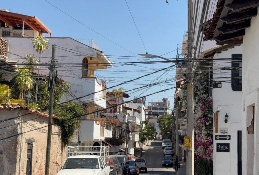Vecinos de la calle Miramar denuncian falta de alumbrado público